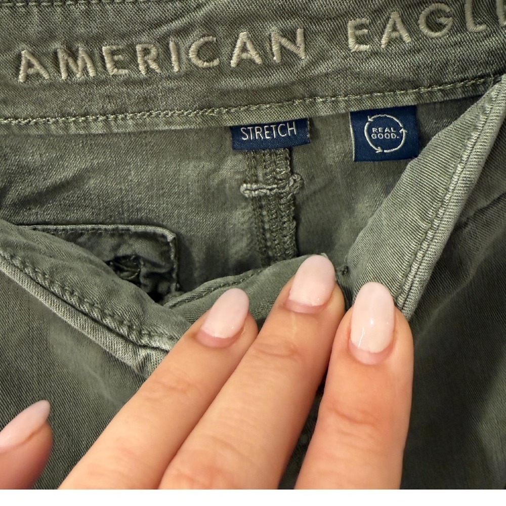 American Eagle Stretch Cargo Pants Womens 6 WIde Leg Strap D Ring Military Cargo - Picture 3 of 10